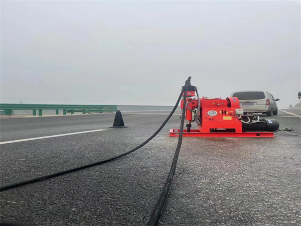 两当马路路基路面开裂下沉注浆加固灌浆